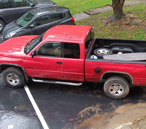 Otis Stanley Handyman Workshop - Jonesboro, GA. It's for sale   runs and 4x4 