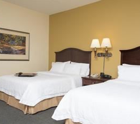 Hampton Inn & Suites Indianapolis-Airport - Indianapolis, IN