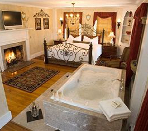 Historic Jacob Hill Inn - Seekonk, MA