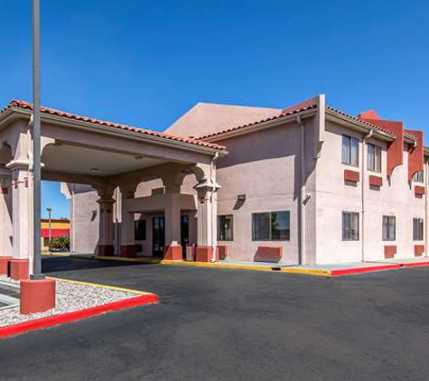 Quality Inn & Suites Albuquerque North Near Balloon Fiesta Park - Albuquerque, NM