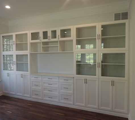 Bella Systems Philly. White Shaker wall unit with glass doors