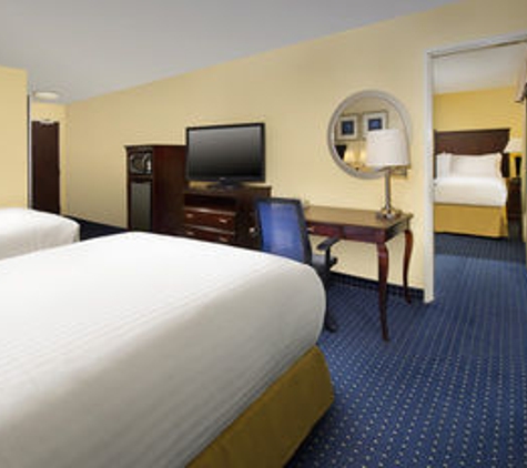 Holiday Inn Express & Suites San Antonio-West(Seaworld Area - San Antonio, TX