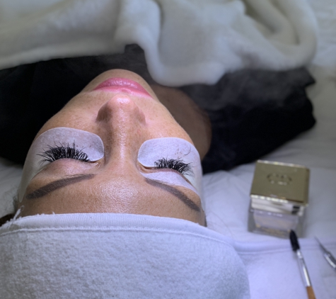 Celebrity Lashes & Makeup - Lake Worth, FL. Best of the best luxury eyelash extensions. Rated #1 mobile salon. Complimentary Christian Dior Prestige Eye Treatment. 
Book today online ;)