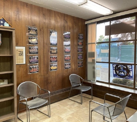 Busy Bee Barber Shop - Glen Ellyn, IL