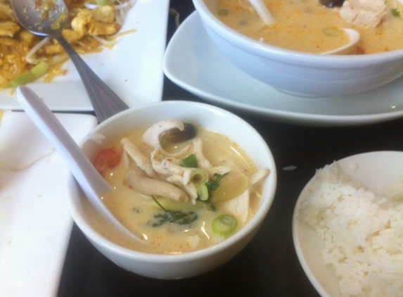 Wanya Thai Restaurant - Santa Clarita, CA