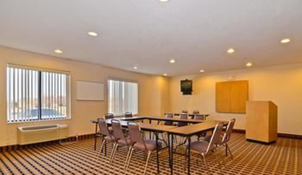 Americas Best Value Inn and Suites - Lees Summit, MO