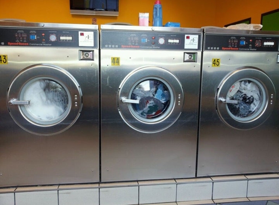 Plaza Suds Laundromat - Clifton, NJ