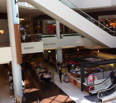 Saint Louis Galleria - Saint Louis, MO. Food Court at the St. Louis Galleria, 2017