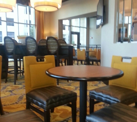 Hampton Inn & Suites Baton Rouge Downtown - Baton Rouge, LA