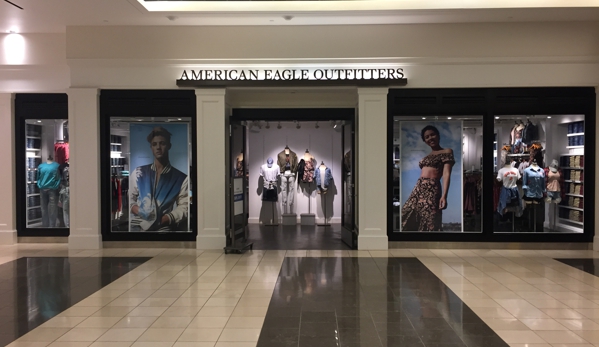 American Eagle , Aerie Store - Charlottesville, VA