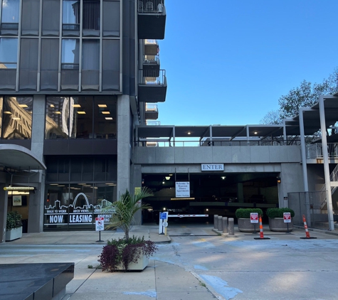 Mansion House Garage - Saint Louis, MO