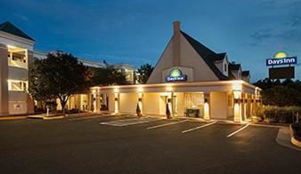 Days Inn - Alexandria, VA