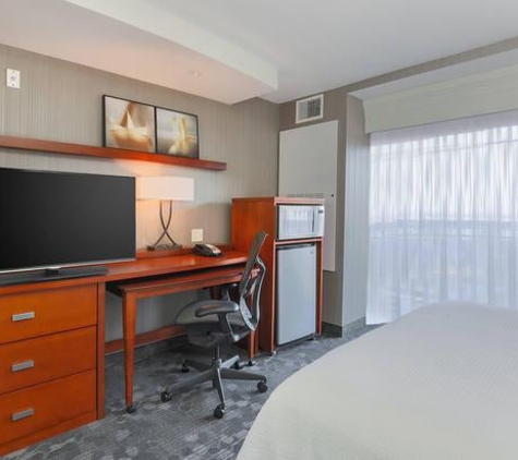 Courtyard by Marriott - San Diego, CA