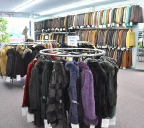 Angelo's Leather & Furs - Oak Lawn, IL