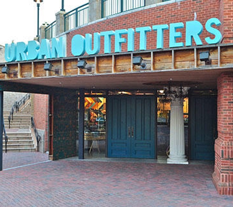 Urban Outfitters - Richmond, VA