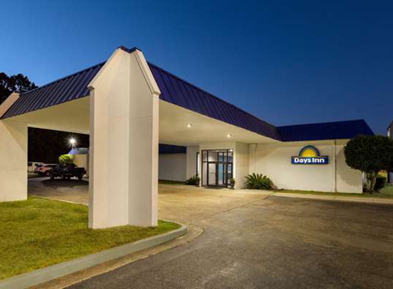 Days Inn by Wyndham McComb MS - Mccomb, MS