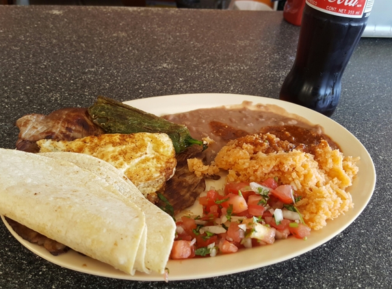 Hecho En Mexico Taqueria - Woodland, CA. Bests steak and eggs ����������������������������������������������������������������������������������������