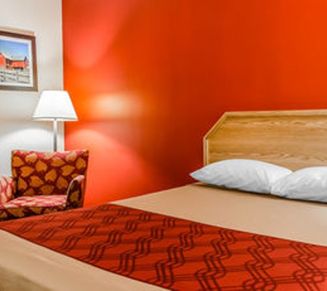 Econo Lodge - Lancaster, PA