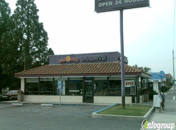 Yum-Yum Donuts - Rialto, CA