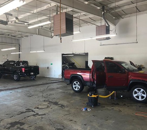 Pioneer Auto Sales & Detailing - Peoria, IL