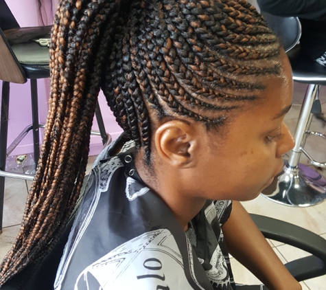 Blanca's Braids Hair Braiding Salon - Garden City, MI