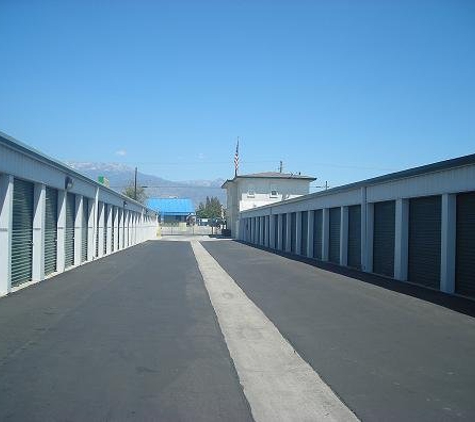 Lockaway Storage - Hemet, CA