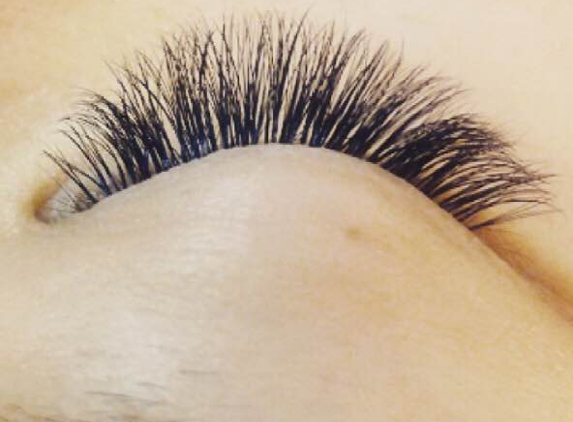 Raonzena Eyelash - New York, NY