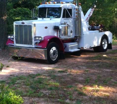 Danos Towing - jefferson, GA