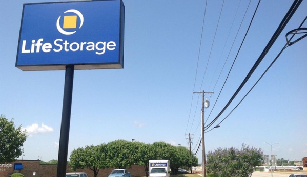 Extra Space Storage - Euless, TX