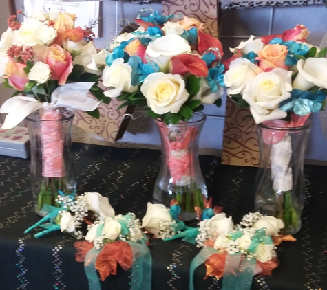 ABUNDANT FLOWERS AND BRIDAL - Oklahoma City, OK. Bridal Bouquets