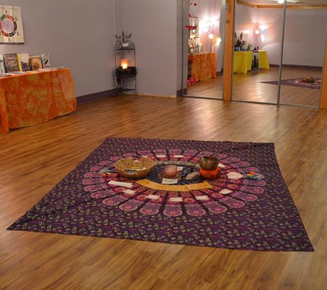 Evansville Yoga Center - Evansville, IN