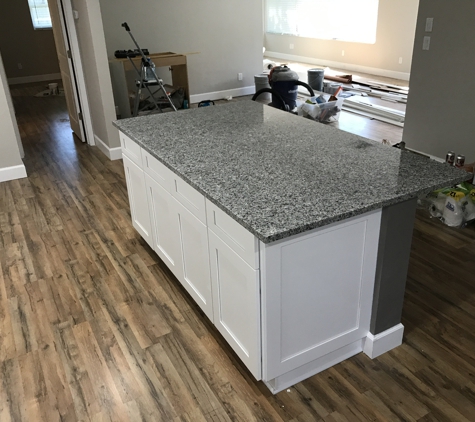 Selective Cabinets & Granite