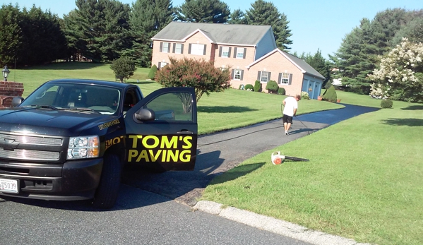 Toms Paving & Sealcoating Inc