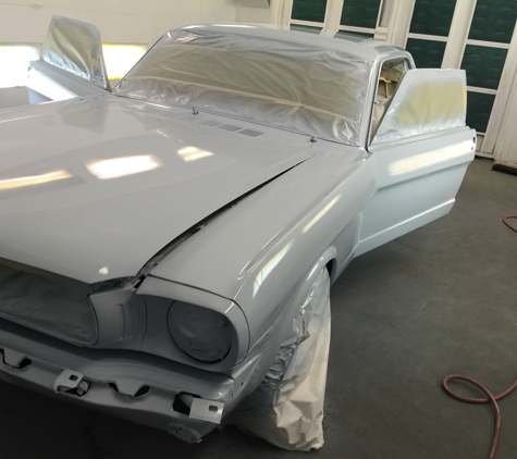 COLOR KUSTOMS AUTO BODY - Oxnard, CA