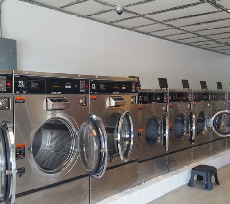 A LAUNDROMAT OF MERRITT ISLAND ( 24 HR COIN LAUNDRY ) - Merritt Island, FL