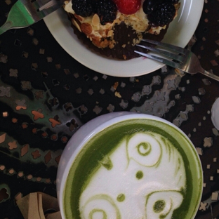 Urth Caffe - Los Angeles, CA. Green tea latte