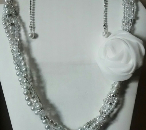 Gracefully Designed LLC - Hammond, IN. Custom hand crafted jewelry for all special occasions.