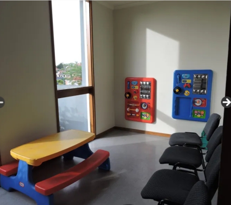 Raymond McMahon Medical Centre - Endeavour Hills, VIC