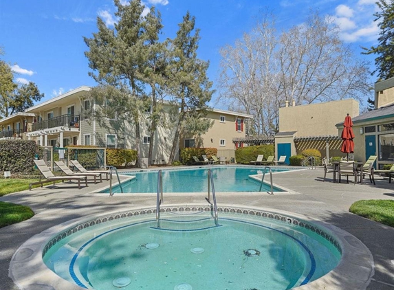 Parkside Apartments - Davis, CA