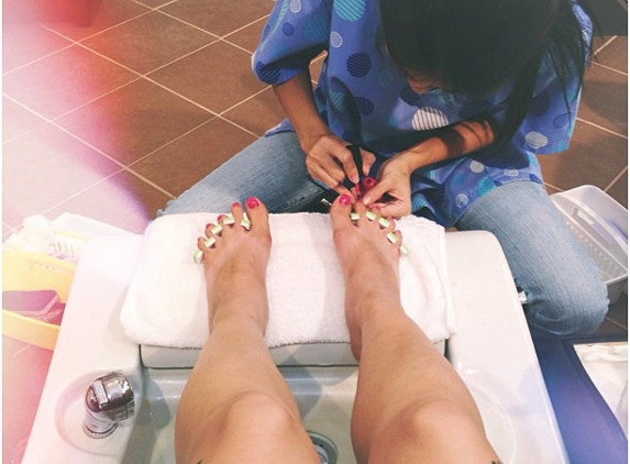 Lilly's Nails & Spa - New Orleans, LA