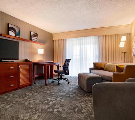 Courtyard by Marriott - Champaign, IL