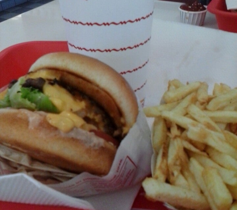 In-N-Out Burger - Clovis, CA