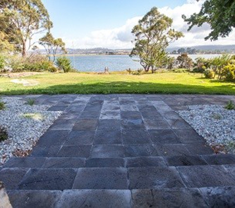 Andrew Nicholson Landscapes - Mowbray, TAS. Paving