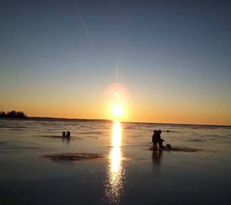 Sand Bay Beach Resort - Sturgeon Bay, WI