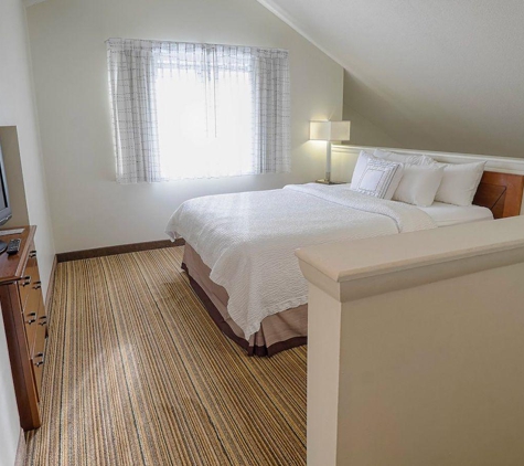 Albany Airport Inn and Suites - Latham, NY