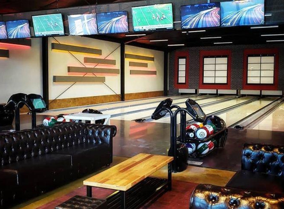 810 Billiards & Bowling-Greenville - Greenville, SC