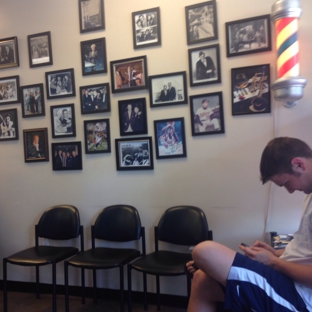 Rosetta's Barbershop & Salon - boynton beach, FL. Waiting area