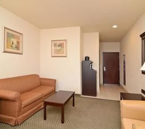 Best Western La Grange Inn & Suites - La Grange, TX