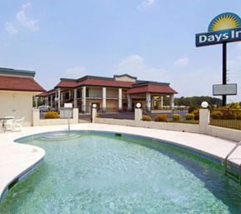 Days Inn - Yanceyville, NC