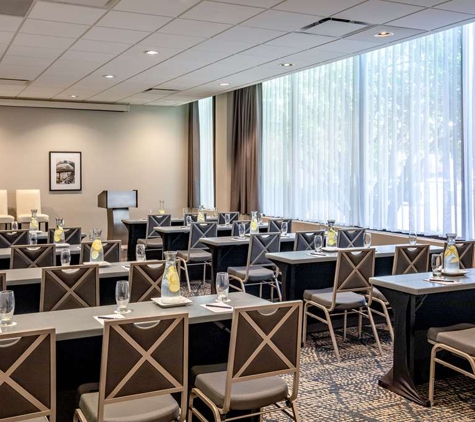 DoubleTree by Hilton Hotel Chicago - North Shore Conference Center - Skokie, IL